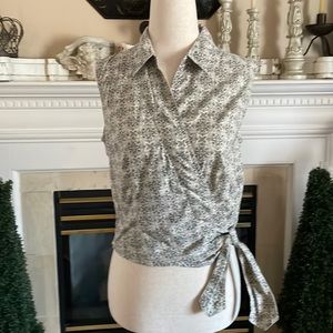 Cutest top ever /grey design size small